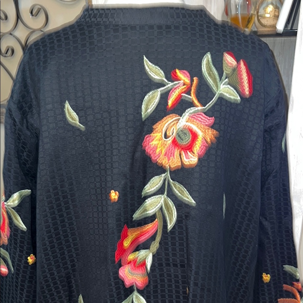 Maggie Barnes Black Cardigan/ jacket with Floral Embroidery 3X - Picture 7 of 10